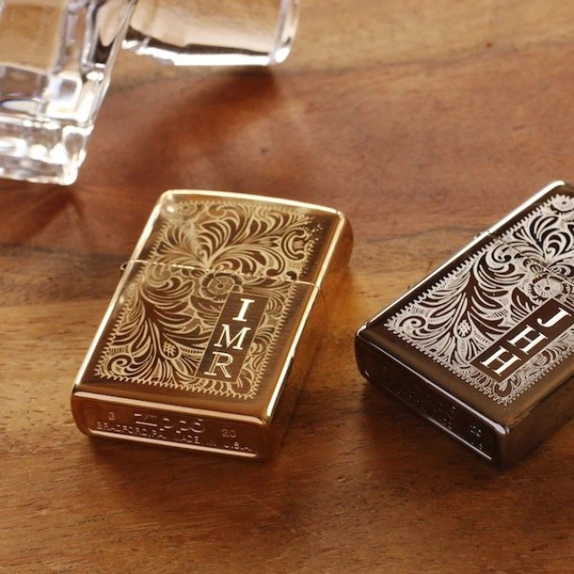 Гравировка на зажигалках Фото