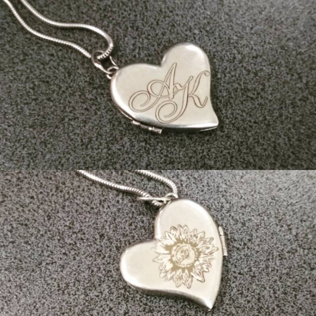 Гравіювання на кулонах Фото